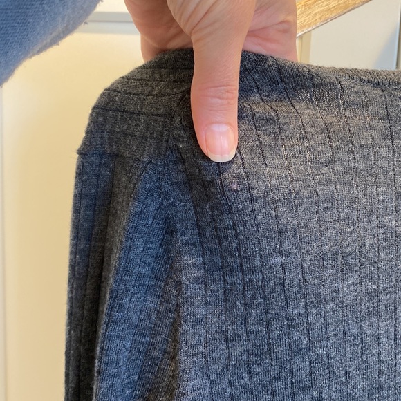 Holiday Vibes! Vera Wang Lavender Label merino wool cardigan - Picture 12 of 12